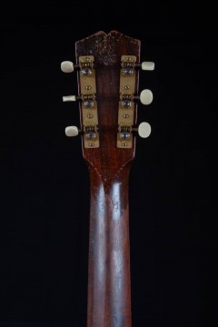 1933 Gibson L00